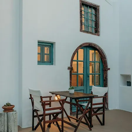Bonora Country - Canava Fira (Santorini)